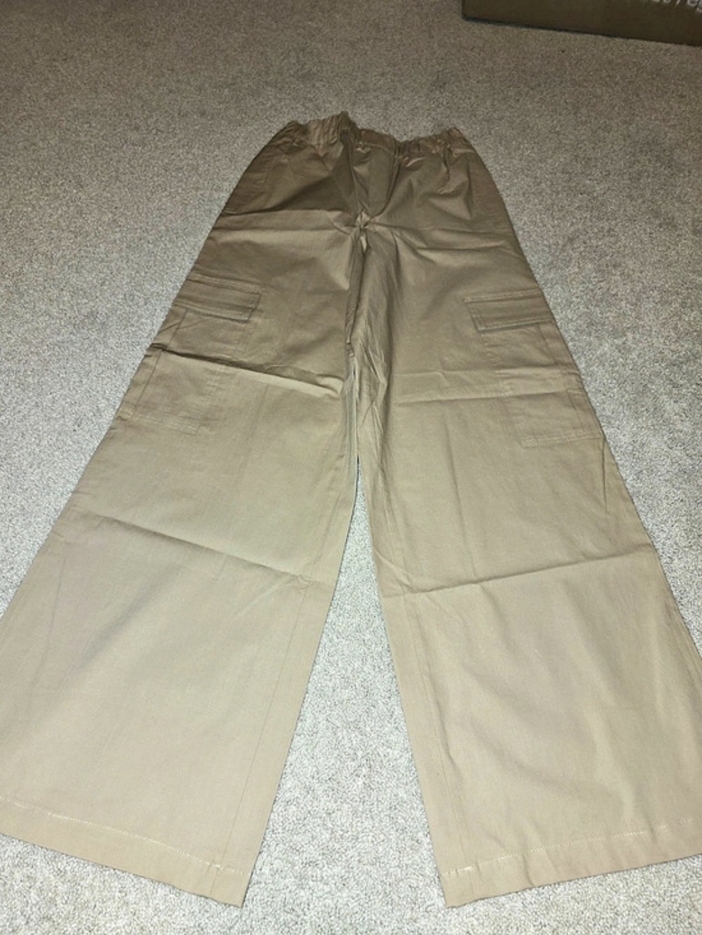 Wide Leg Pants in Beige Size Small